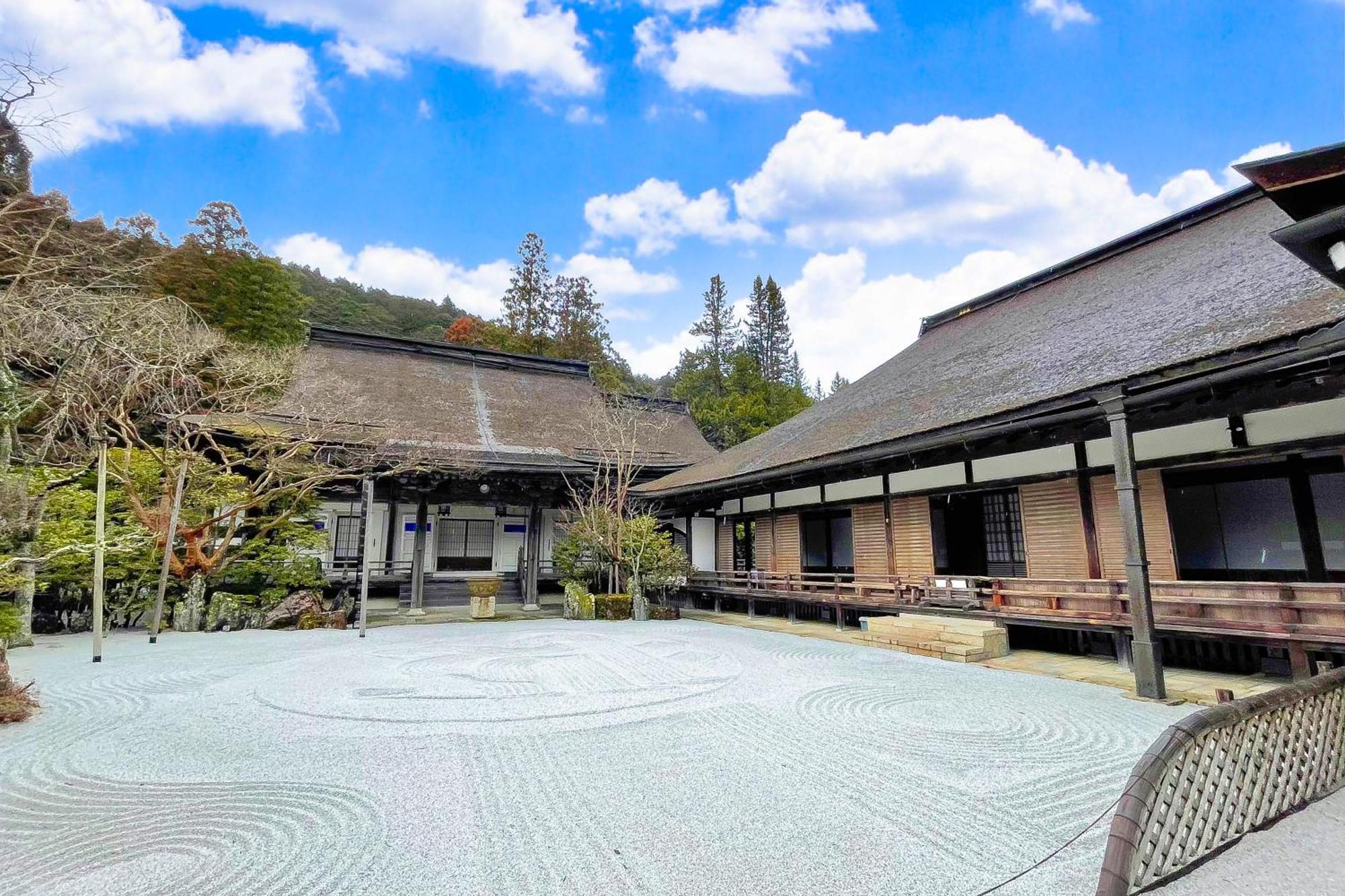 Koyasan Sanadabo Rengejoin Hotel Exterior photo